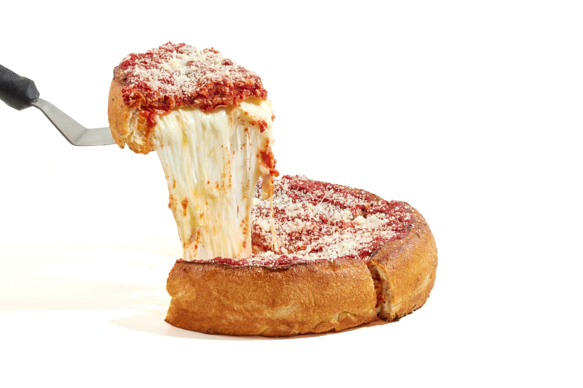 Rebanada de Chicago Deep Dish de Dumbo con el queso estirándose
